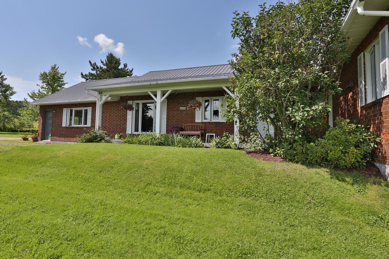 Bed and Breakfast Ranch St-Hubert Saint-Hermenegilde Zewnętrze zdjęcie