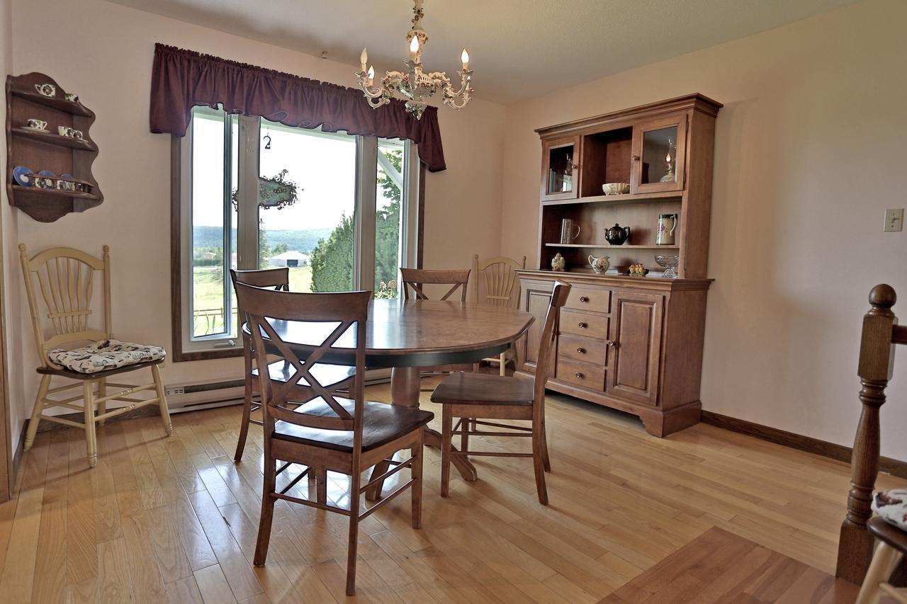 Bed and Breakfast Ranch St-Hubert Saint-Hermenegilde Zewnętrze zdjęcie